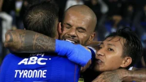 Beckham Putra Jaga Takhta Persib Lawan Semen Padang di Liga