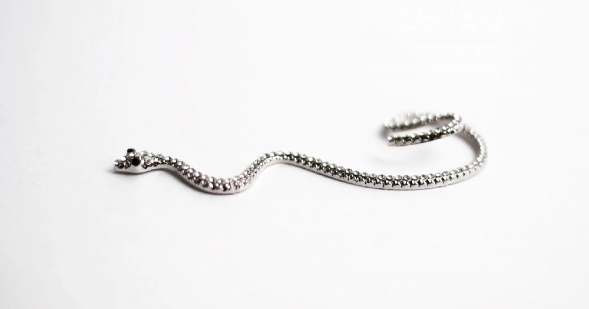 Investasi Perak: Keuntungan dan Kekurangan Terbaru 2026