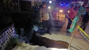 Jembatan Siliwung Lumpuh: Akses Utama Warga Terhambat Total